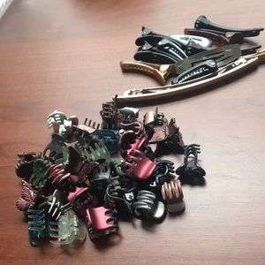 Assorted mini hair clips.